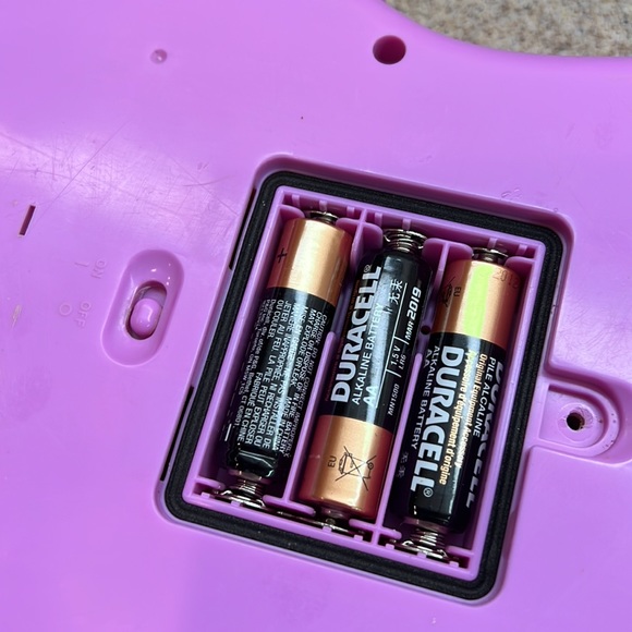 The Backyardigans Sing N' Strum Guitar Musical Toy 2006 - Picture 12 of 13